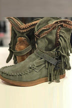 Suede moccasin boots with fringes