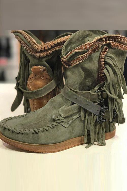 Suede moccasin boots with fringes